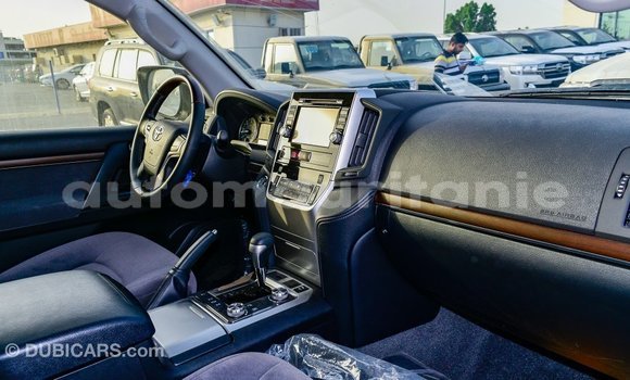 Buy Import Toyota Land Cruiser White Car in Import - Dubai in Adrar Buy Import Toyota Land Cruiser White Car in Import - Dubai in Adrar