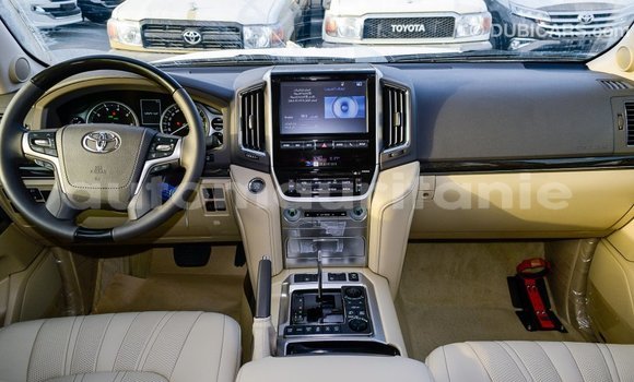Acheter Import Voiture Toyota Land Cruiser Noir à Import - Dubai, Adrar Acheter Import Voiture Toyota Land Cruiser Noir à Import - Dubai, Adrar