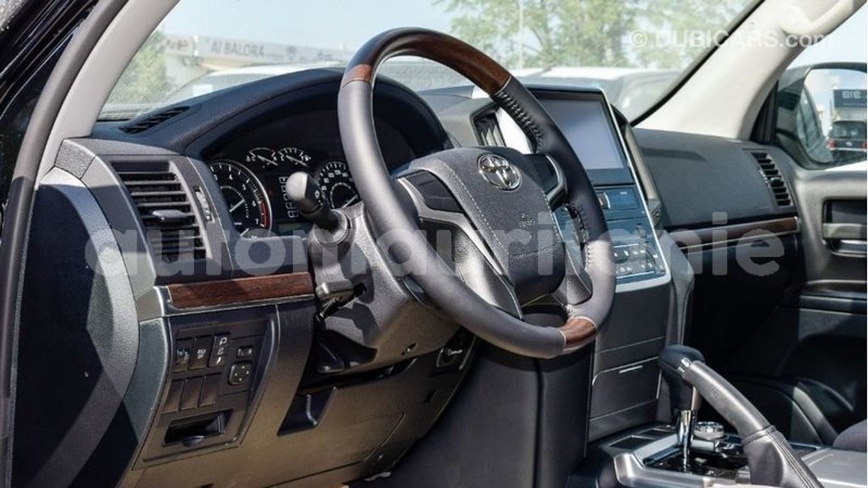 Big with watermark toyota land cruiser adrar import dubai 3117