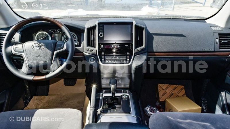 Big with watermark toyota land cruiser adrar import dubai 3117