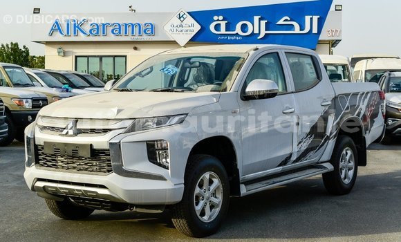 Acheter Import Voiture Mitsubishi L200 Blanc à Import - Dubai, Adrar Acheter Import Voiture Mitsubishi L200 Blanc à Import - Dubai, Adrar