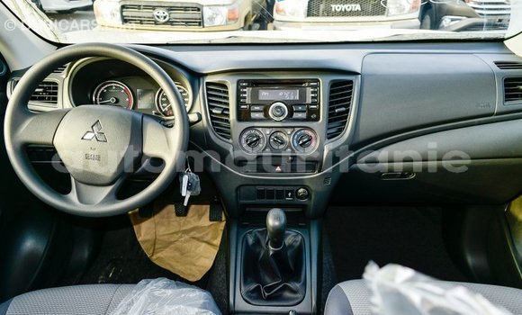 Acheter Import Voiture Mitsubishi L200 Blanc à Import - Dubai, Adrar Acheter Import Voiture Mitsubishi L200 Blanc à Import - Dubai, Adrar