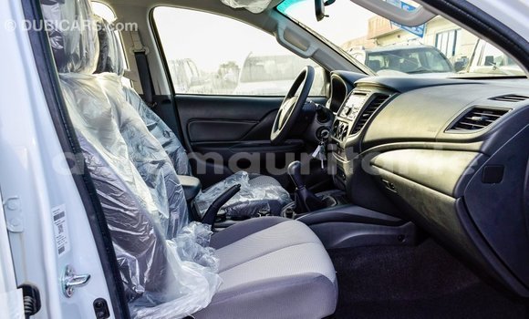 Acheter Import Voiture Mitsubishi L200 Blanc à Import - Dubai, Adrar Acheter Import Voiture Mitsubishi L200 Blanc à Import - Dubai, Adrar