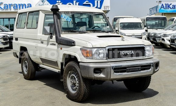 Acheter Import Voiture Toyota Land Cruiser Blanc à Import - Dubai, Adrar Acheter Import Voiture Toyota Land Cruiser Blanc à Import - Dubai, Adrar
