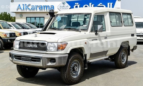 Acheter Import Voiture Toyota Land Cruiser Blanc à Import - Dubai, Adrar Acheter Import Voiture Toyota Land Cruiser Blanc à Import - Dubai, Adrar