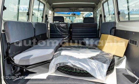 Acheter Import Voiture Toyota Land Cruiser Blanc à Import - Dubai, Adrar Acheter Import Voiture Toyota Land Cruiser Blanc à Import - Dubai, Adrar