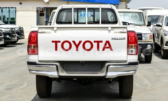Acheter Import Voiture Toyota Hilux Blanc à Import - Dubai, Adrar Acheter Import Voiture Toyota Hilux Blanc à Import - Dubai, Adrar