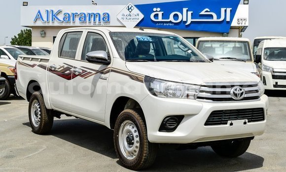 Acheter Import Voiture Toyota Hilux Blanc à Import - Dubai, Adrar Acheter Import Voiture Toyota Hilux Blanc à Import - Dubai, Adrar