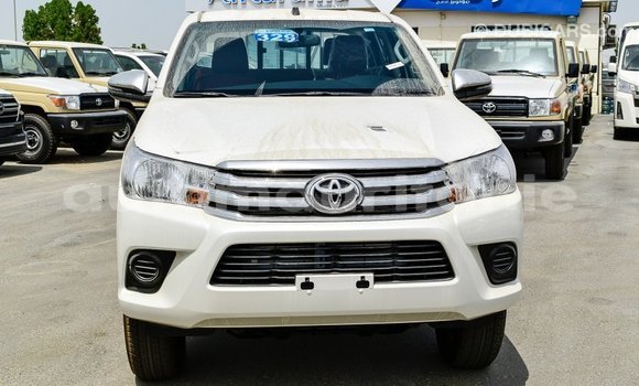 Acheter Import Voiture Toyota Hilux Blanc à Import - Dubai, Adrar Acheter Import Voiture Toyota Hilux Blanc à Import - Dubai, Adrar