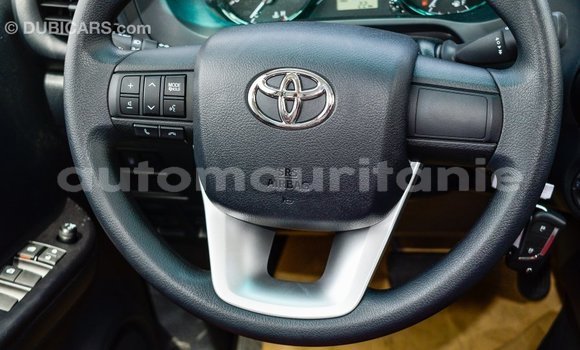 Acheter Import Voiture Toyota Hilux Blanc à Import - Dubai, Adrar Acheter Import Voiture Toyota Hilux Blanc à Import - Dubai, Adrar