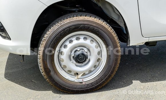 Acheter Import Voiture Toyota Hilux Blanc à Import - Dubai, Adrar Acheter Import Voiture Toyota Hilux Blanc à Import - Dubai, Adrar