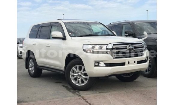 Acheter Import Voiture Toyota Land Cruiser Blanc à Import - Dubai, Adrar Acheter Import Voiture Toyota Land Cruiser Blanc à Import - Dubai, Adrar