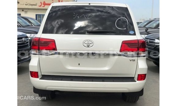 Acheter Import Voiture Toyota Land Cruiser Blanc à Import - Dubai, Adrar Acheter Import Voiture Toyota Land Cruiser Blanc à Import - Dubai, Adrar