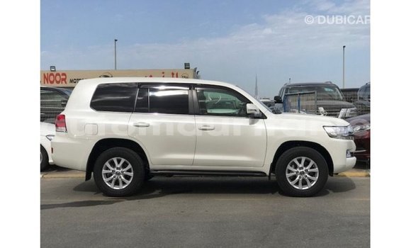 Acheter Import Voiture Toyota Land Cruiser Blanc à Import - Dubai, Adrar Acheter Import Voiture Toyota Land Cruiser Blanc à Import - Dubai, Adrar
