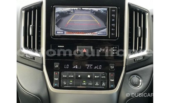 Acheter Import Voiture Toyota Land Cruiser Blanc à Import - Dubai, Adrar Acheter Import Voiture Toyota Land Cruiser Blanc à Import - Dubai, Adrar