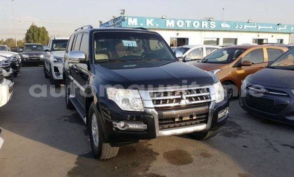 Acheter Import Voiture Mitsubishi Pajero Noir à Import - Dubai, Adrar Acheter Import Voiture Mitsubishi Pajero Noir à Import - Dubai, Adrar