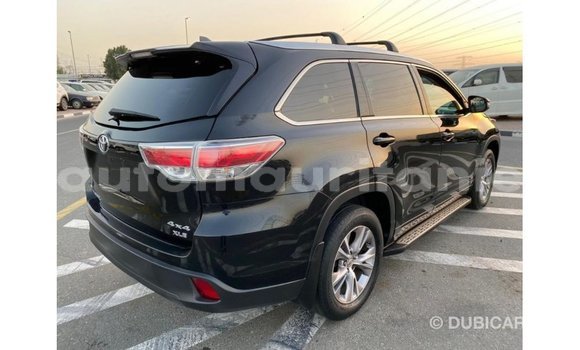 Acheter Import Voiture Toyota Highlander Noir à Import - Dubai, Adrar Acheter Import Voiture Toyota Highlander Noir à Import - Dubai, Adrar