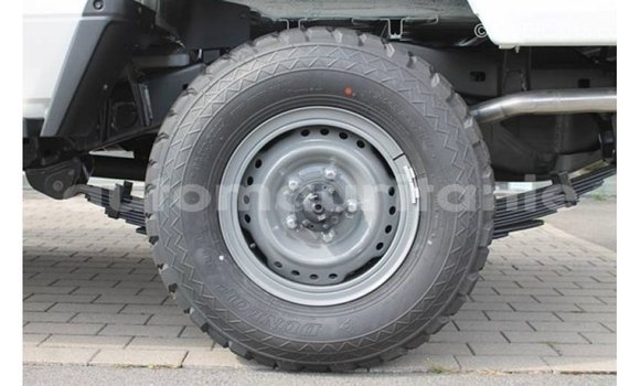 Acheter Import Voiture Toyota Land Cruiser Blanc à Import - Dubai, Adrar Acheter Import Voiture Toyota Land Cruiser Blanc à Import - Dubai, Adrar