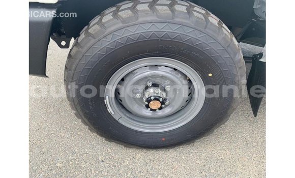 Buy Import Toyota Land Cruiser White Car in Import - Dubai in Adrar Buy Import Toyota Land Cruiser White Car in Import - Dubai in Adrar