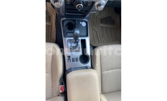 Buy Import Toyota HiAce White Truck in Import - Dubai in Adrar Buy Import Toyota HiAce White Truck in Import - Dubai in Adrar