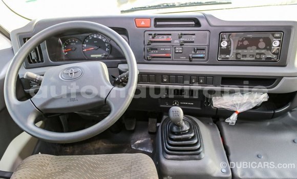 Acheter Import Voiture Toyota Coaster Blanc à Import - Dubai, Adrar Acheter Import Voiture Toyota Coaster Blanc à Import - Dubai, Adrar