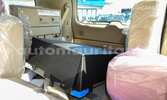 Acheter Import Voiture Toyota Land Cruiser Blanc à Import - Dubai, Adrar Acheter Import Voiture Toyota Land Cruiser Blanc à Import - Dubai, Adrar