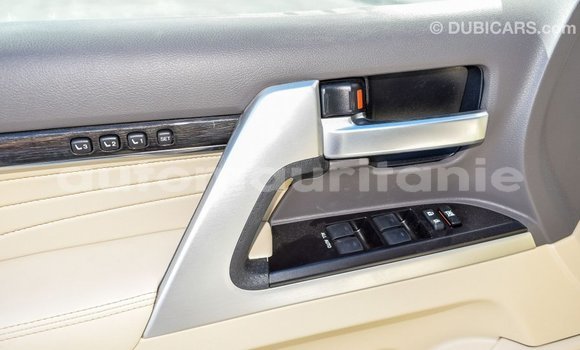 Acheter Import Voiture Toyota Land Cruiser Blanc à Import - Dubai, Adrar Acheter Import Voiture Toyota Land Cruiser Blanc à Import - Dubai, Adrar