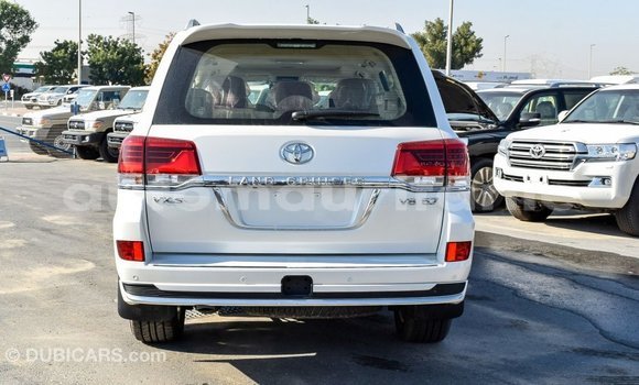 Acheter Import Voiture Toyota Land Cruiser Blanc à Import - Dubai, Adrar Acheter Import Voiture Toyota Land Cruiser Blanc à Import - Dubai, Adrar