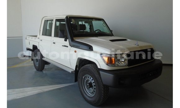 Buy Import Toyota Land Cruiser White Car in Import - Dubai in Adrar Buy Import Toyota Land Cruiser White Car in Import - Dubai in Adrar