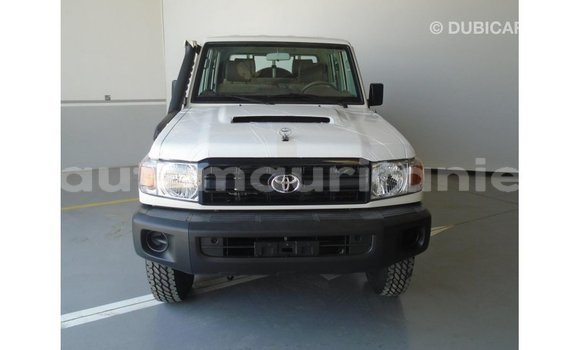 Buy Import Toyota Land Cruiser White Car in Import - Dubai in Adrar Buy Import Toyota Land Cruiser White Car in Import - Dubai in Adrar