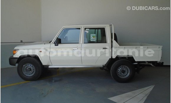 Buy Import Toyota Land Cruiser White Car in Import - Dubai in Adrar Buy Import Toyota Land Cruiser White Car in Import - Dubai in Adrar
