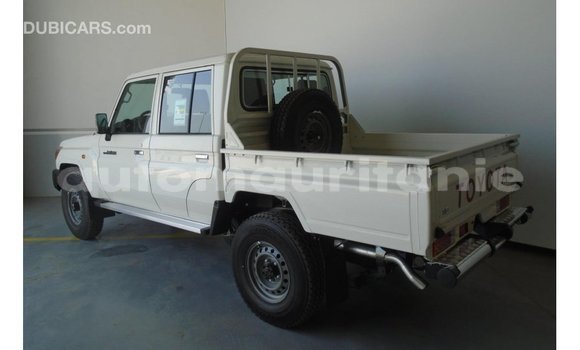 Buy Import Toyota Land Cruiser White Car in Import - Dubai in Adrar Buy Import Toyota Land Cruiser White Car in Import - Dubai in Adrar