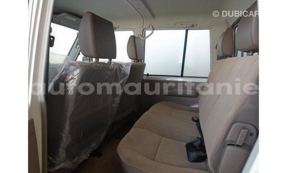 Buy Import Toyota Land Cruiser White Car in Import - Dubai in Adrar Buy Import Toyota Land Cruiser White Car in Import - Dubai in Adrar