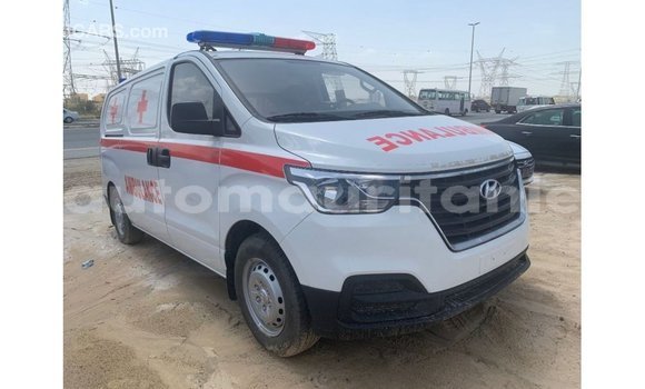 Acheter Import Voiture Hyundai Accent Blanc à Import - Dubai, Adrar Acheter Import Voiture Hyundai Accent Blanc à Import - Dubai, Adrar