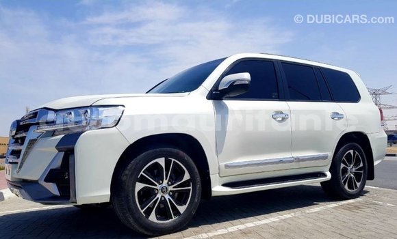 Acheter Import Voiture Toyota Land Cruiser Blanc à Import - Dubai, Adrar Acheter Import Voiture Toyota Land Cruiser Blanc à Import - Dubai, Adrar