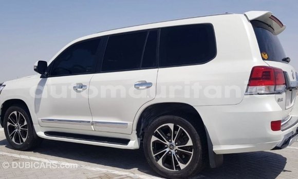 Acheter Import Voiture Toyota Land Cruiser Blanc à Import - Dubai, Adrar Acheter Import Voiture Toyota Land Cruiser Blanc à Import - Dubai, Adrar
