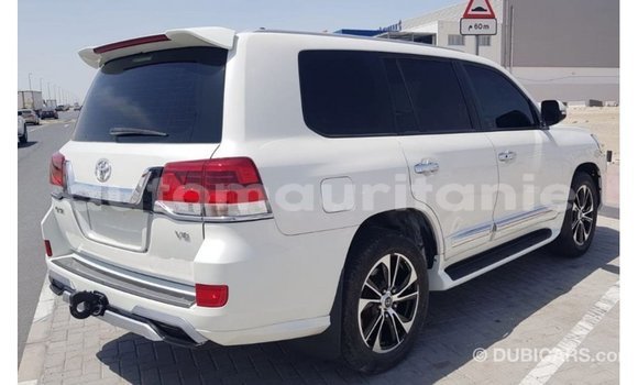 Acheter Import Voiture Toyota Land Cruiser Blanc à Import - Dubai, Adrar Acheter Import Voiture Toyota Land Cruiser Blanc à Import - Dubai, Adrar
