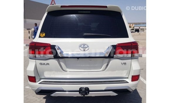Acheter Import Voiture Toyota Land Cruiser Blanc à Import - Dubai, Adrar Acheter Import Voiture Toyota Land Cruiser Blanc à Import - Dubai, Adrar