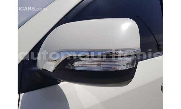 Acheter Import Voiture Toyota Land Cruiser Blanc à Import - Dubai, Adrar Acheter Import Voiture Toyota Land Cruiser Blanc à Import - Dubai, Adrar