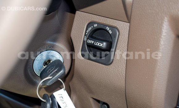 Acheter Import Voiture Toyota Land Cruiser Beige à Import - Dubai, Adrar Acheter Import Voiture Toyota Land Cruiser Beige à Import - Dubai, Adrar