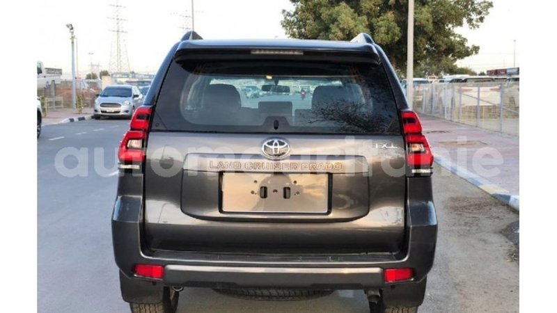 Big with watermark toyota prado adrar import dubai 3177
