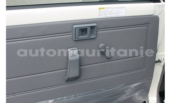 Buy Import Toyota Land Cruiser White Car in Import - Dubai in Adrar Buy Import Toyota Land Cruiser White Car in Import - Dubai in Adrar