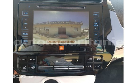 Acheter Import Voiture Toyota Prius Blanc à Import - Dubai, Adrar Acheter Import Voiture Toyota Prius Blanc à Import - Dubai, Adrar