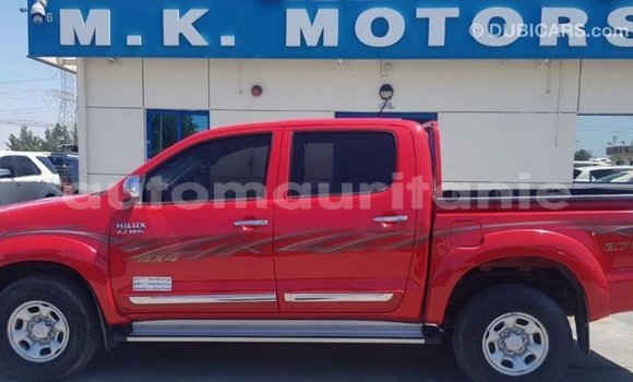 Acheter Import Voiture Toyota Hilux Rouge à Import - Dubai, Adrar Acheter Import Voiture Toyota Hilux Rouge à Import - Dubai, Adrar