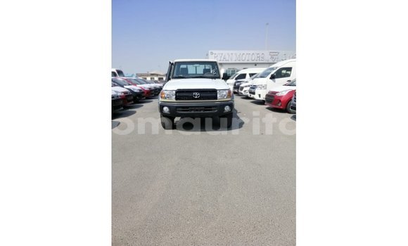 Acheter Import Voiture Toyota Land Cruiser Beige à Import - Dubai, Adrar Acheter Import Voiture Toyota Land Cruiser Beige à Import - Dubai, Adrar