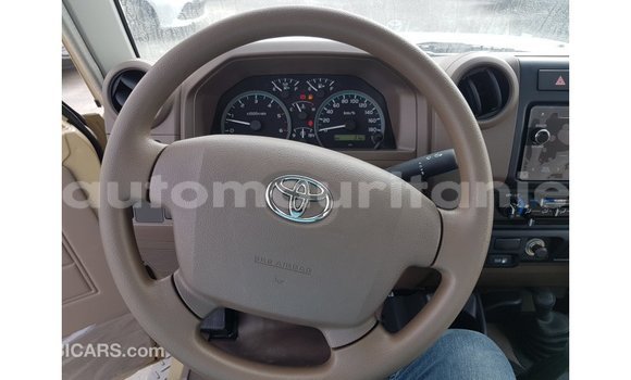 Acheter Import Voiture Toyota Land Cruiser Beige à Import - Dubai, Adrar Acheter Import Voiture Toyota Land Cruiser Beige à Import - Dubai, Adrar