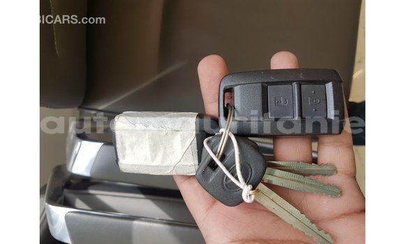 Acheter Import Voiture Toyota Land Cruiser Beige à Import - Dubai, Adrar Acheter Import Voiture Toyota Land Cruiser Beige à Import - Dubai, Adrar