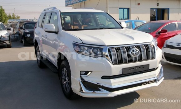 Acheter Import Voiture Toyota Prado Blanc à Import - Dubai, Adrar Acheter Import Voiture Toyota Prado Blanc à Import - Dubai, Adrar