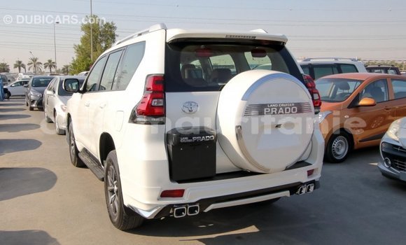 Acheter Import Voiture Toyota Prado Blanc à Import - Dubai, Adrar Acheter Import Voiture Toyota Prado Blanc à Import - Dubai, Adrar