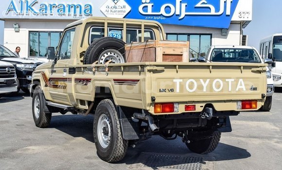 Acheter Import Voiture Toyota Land Cruiser Beige à Import - Dubai, Adrar Acheter Import Voiture Toyota Land Cruiser Beige à Import - Dubai, Adrar